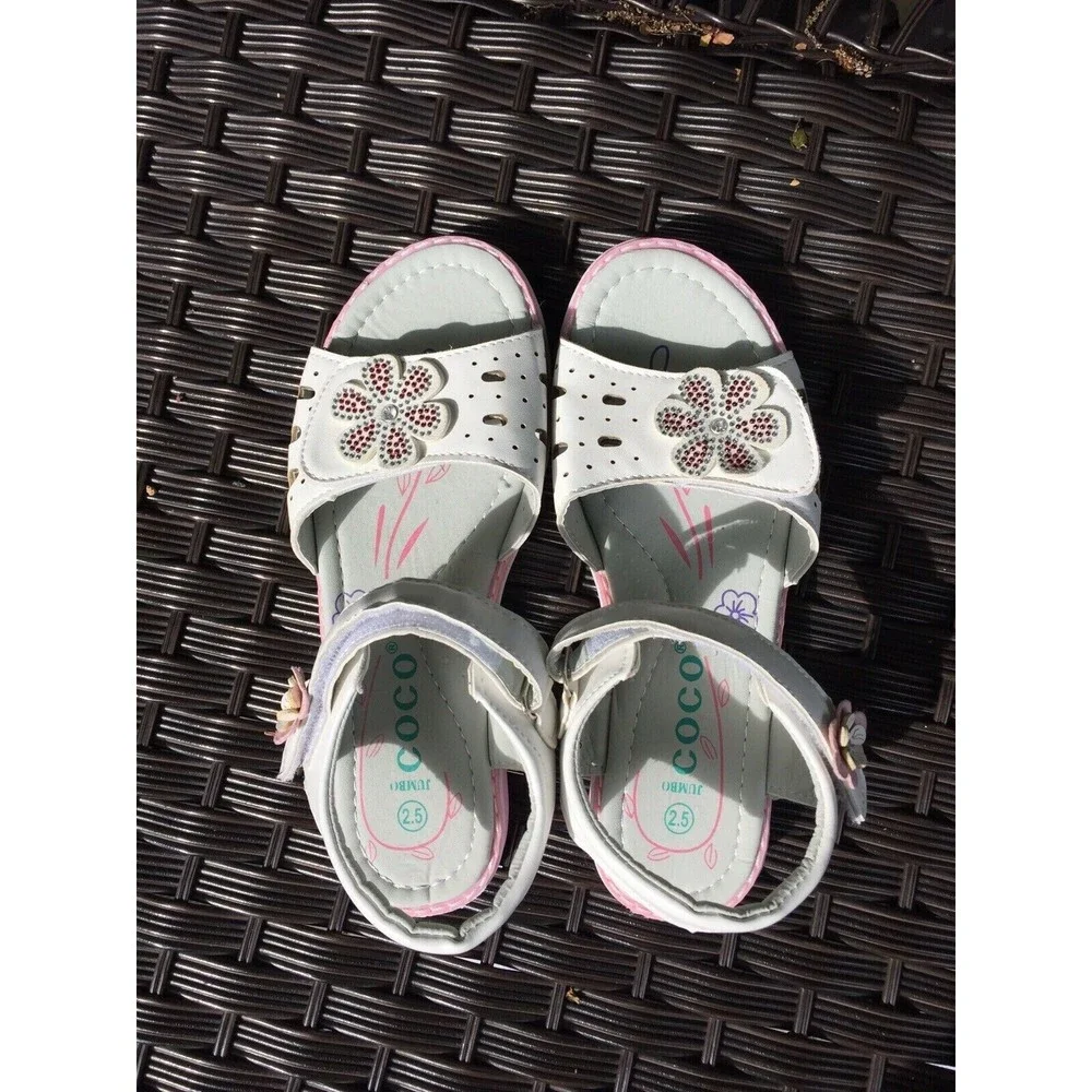 new In Box Jumbo coco White Leather big girls size 2.5 Mary Jane Sandals